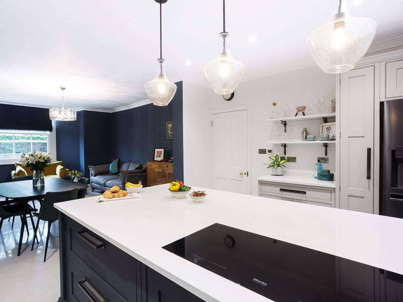 两个调振器厨房