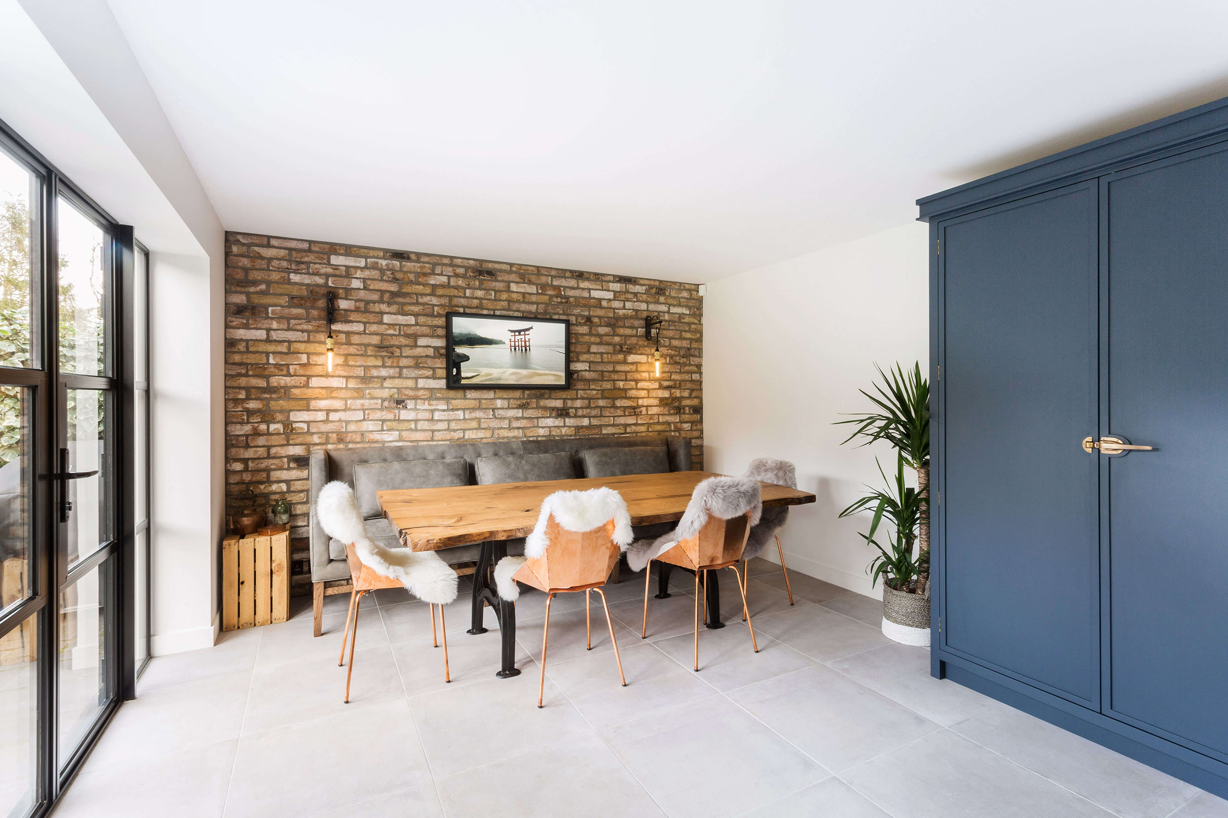 深蓝色工业风格摇床厨房