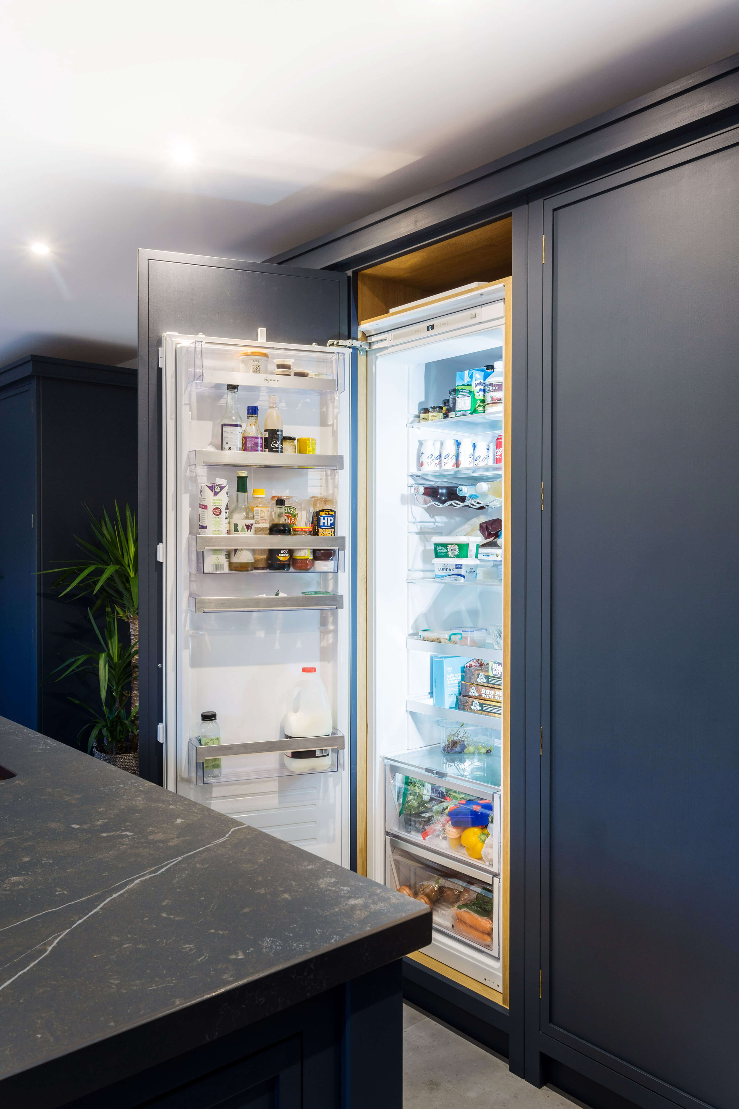 深蓝色工业风格摇床厨房