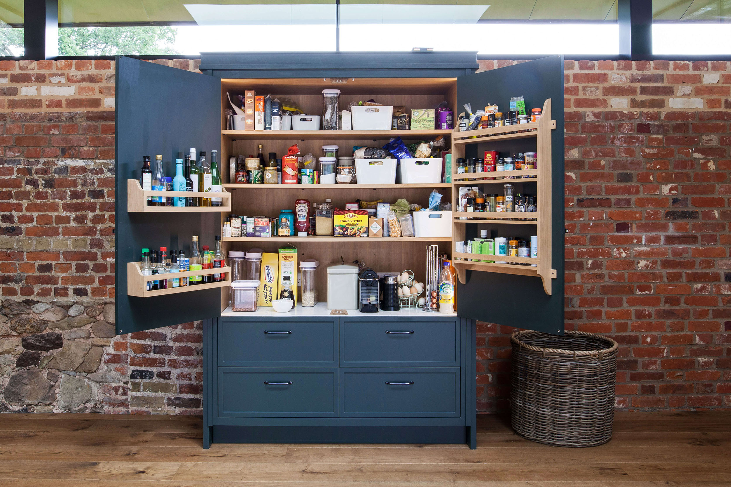 深绿色现代烘房厨房食品柜