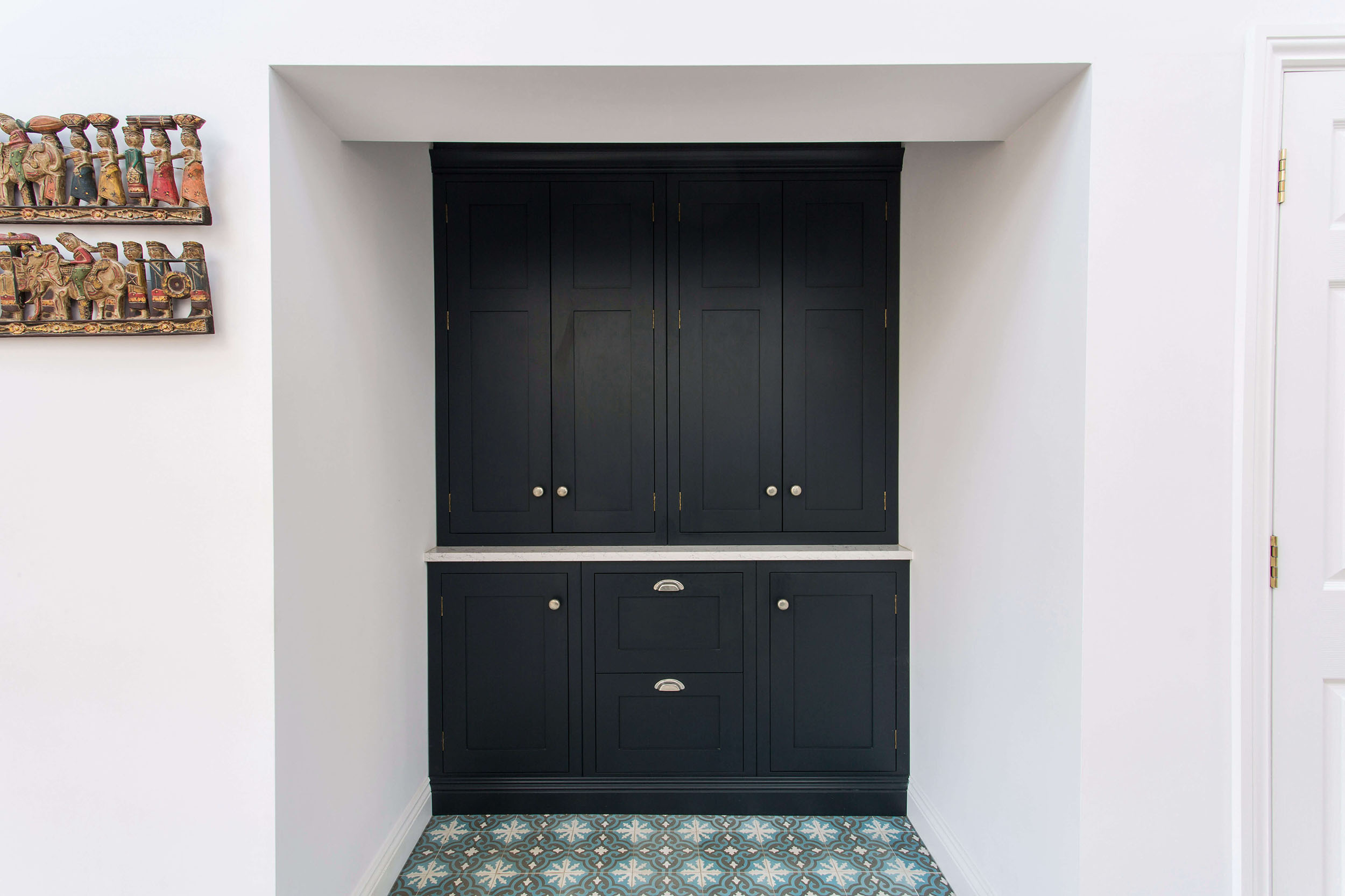 豪华摇床厨房储藏室