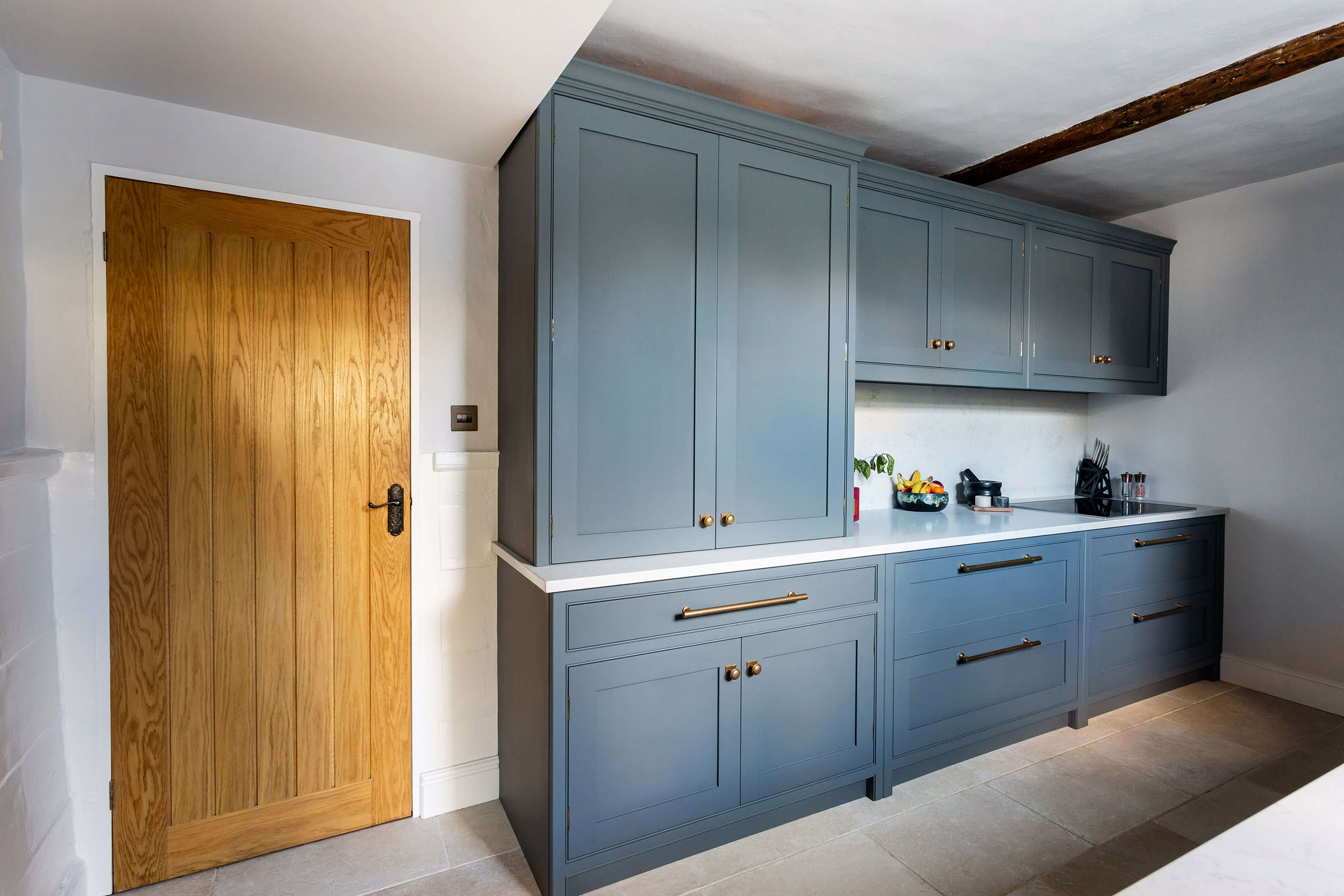 深蓝色乡村厨房