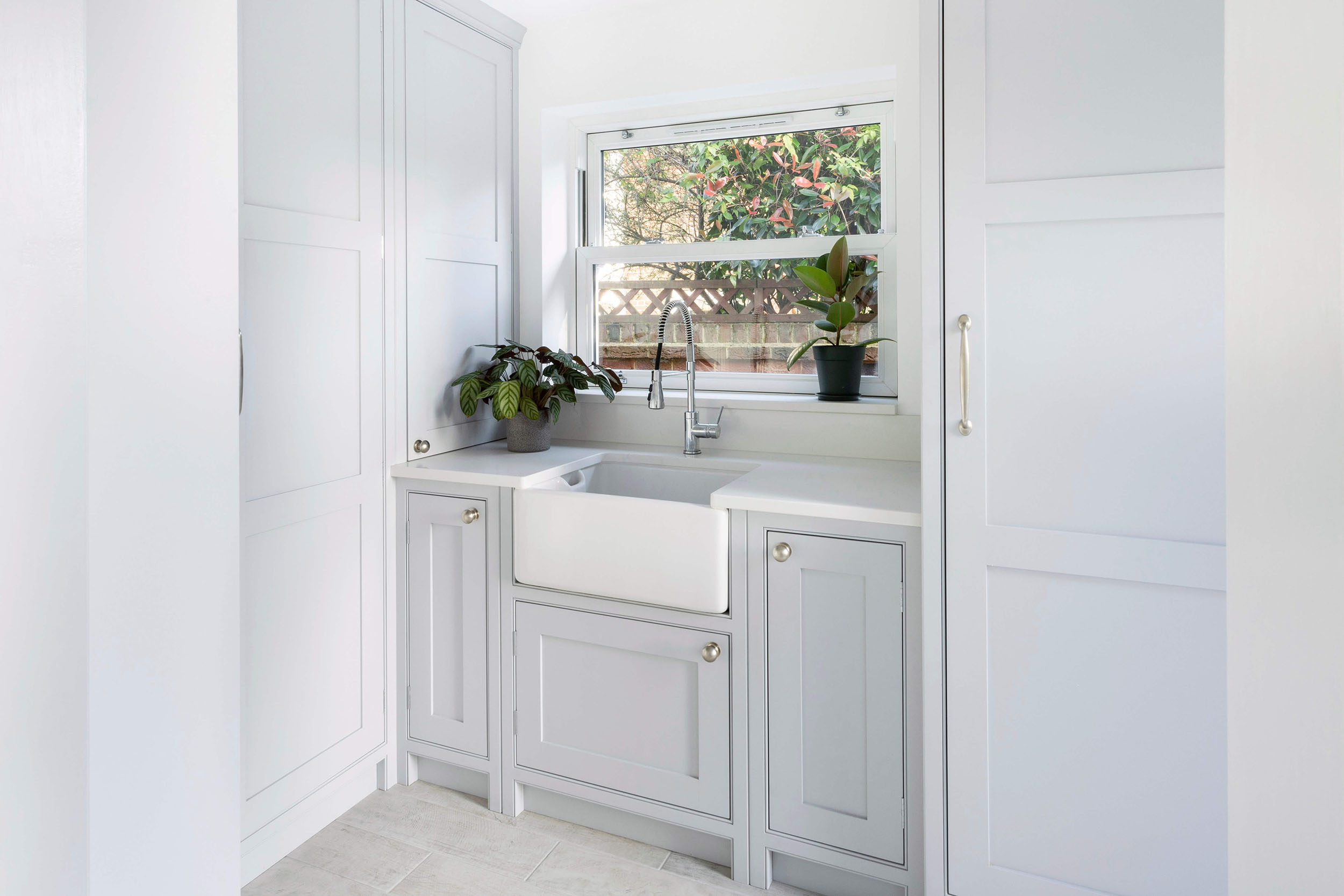 深蓝色的摇床厨房