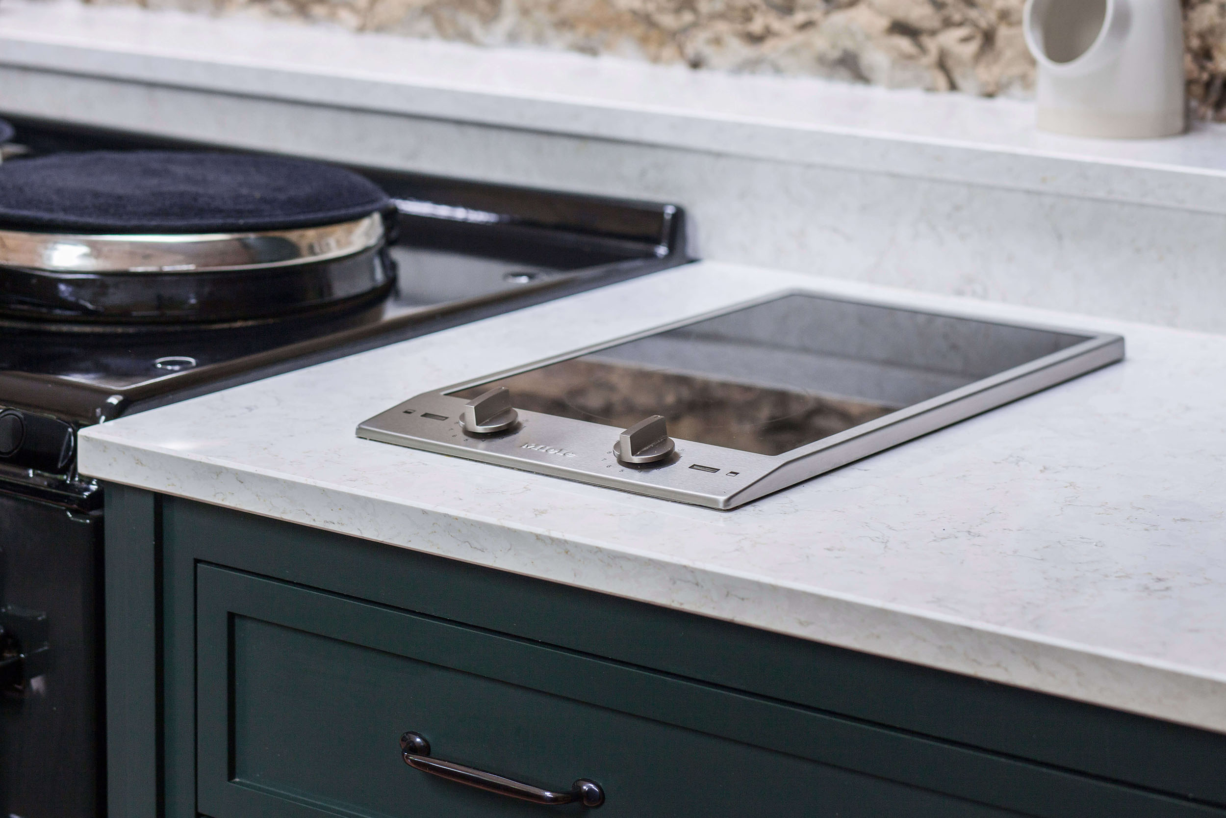 深绿色独立摇床厨房